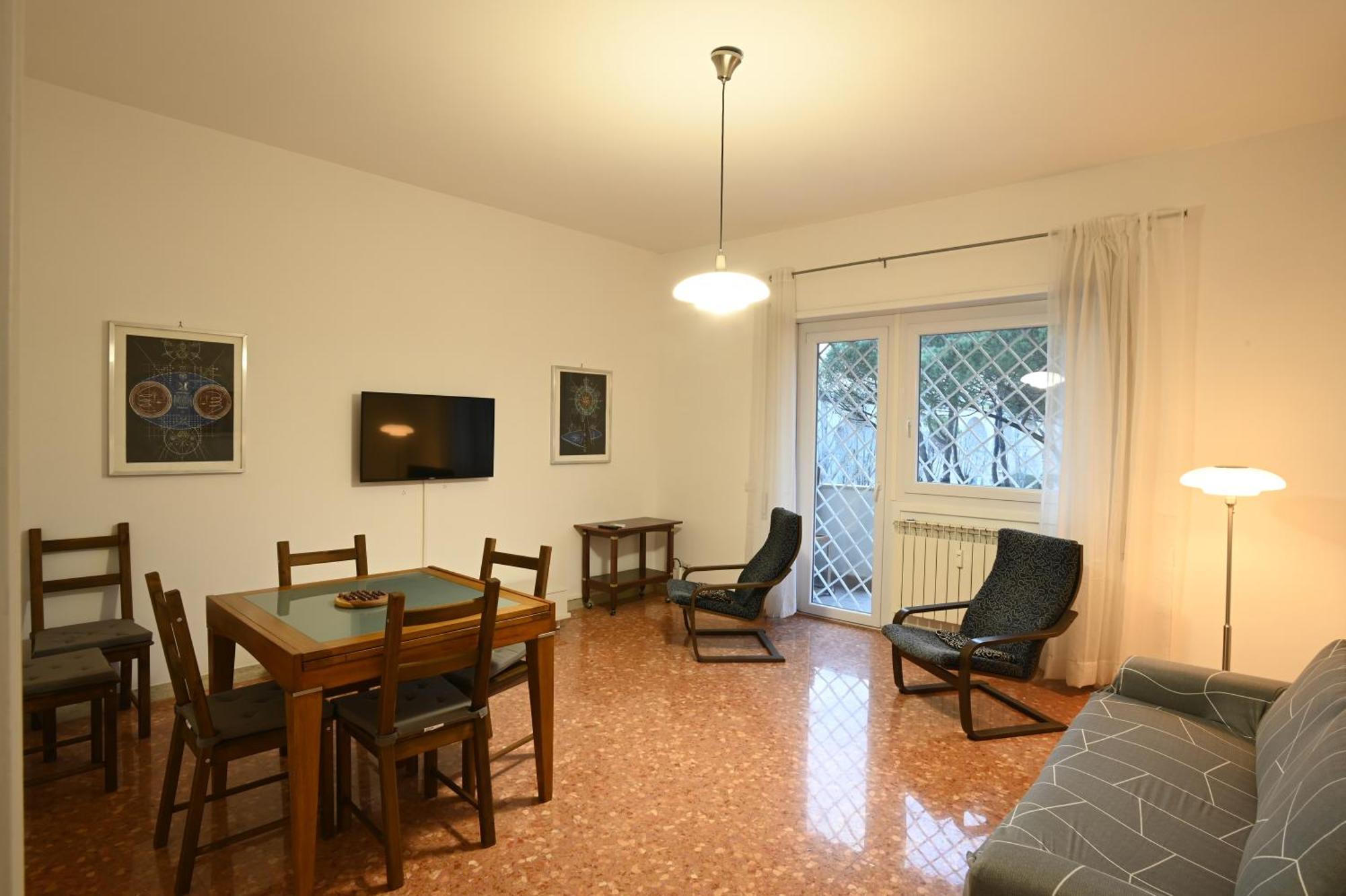 Vatican Firefly House Rom