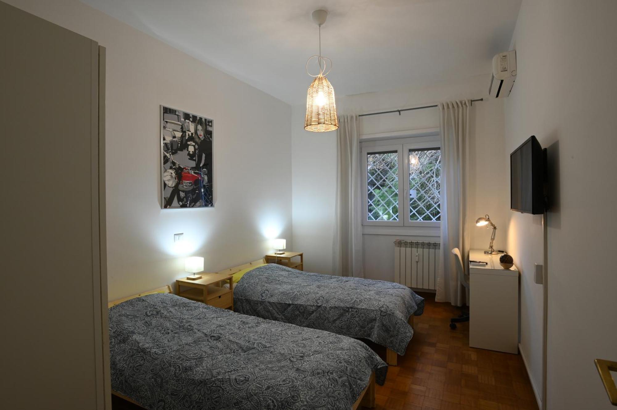 Vatican Firefly House Rom